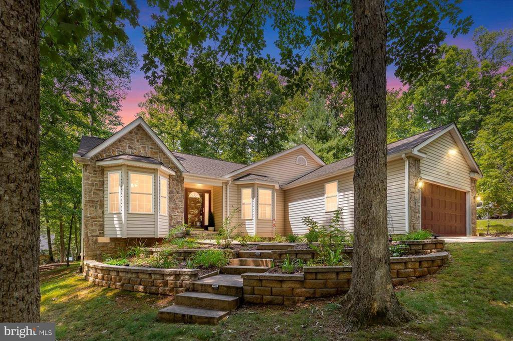 814 Eastover Pkwy, Locust Grove, VA 22508