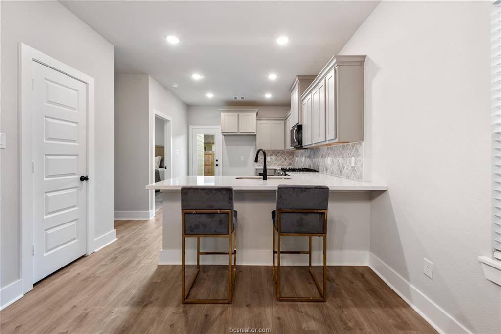 909 Fork Court, College Station, TX 77845