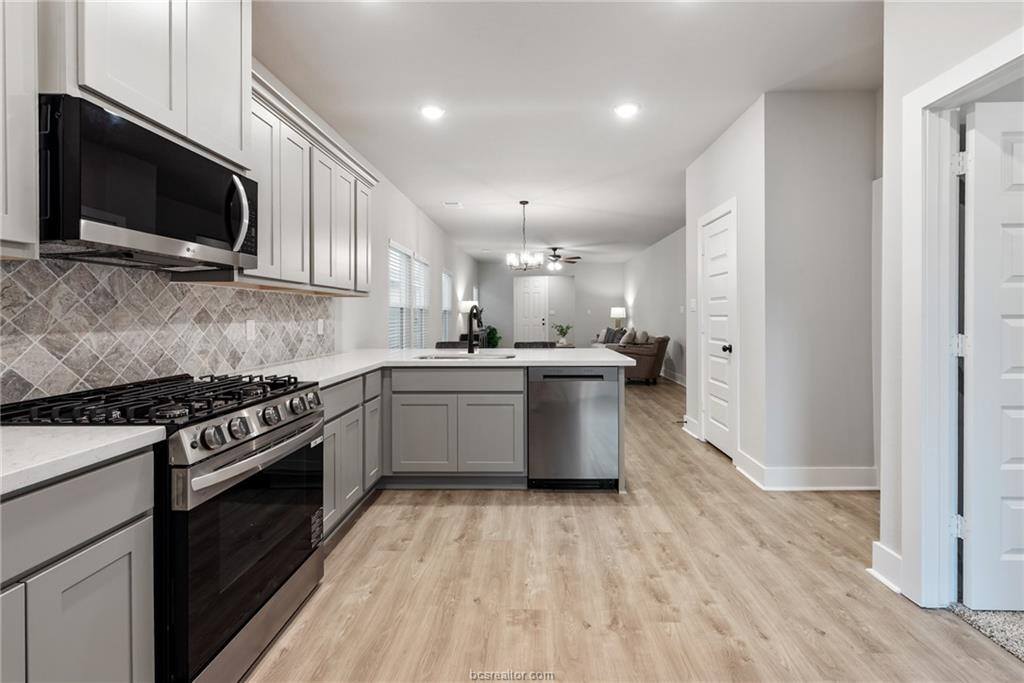 909 Fork Court, College Station, TX 77845