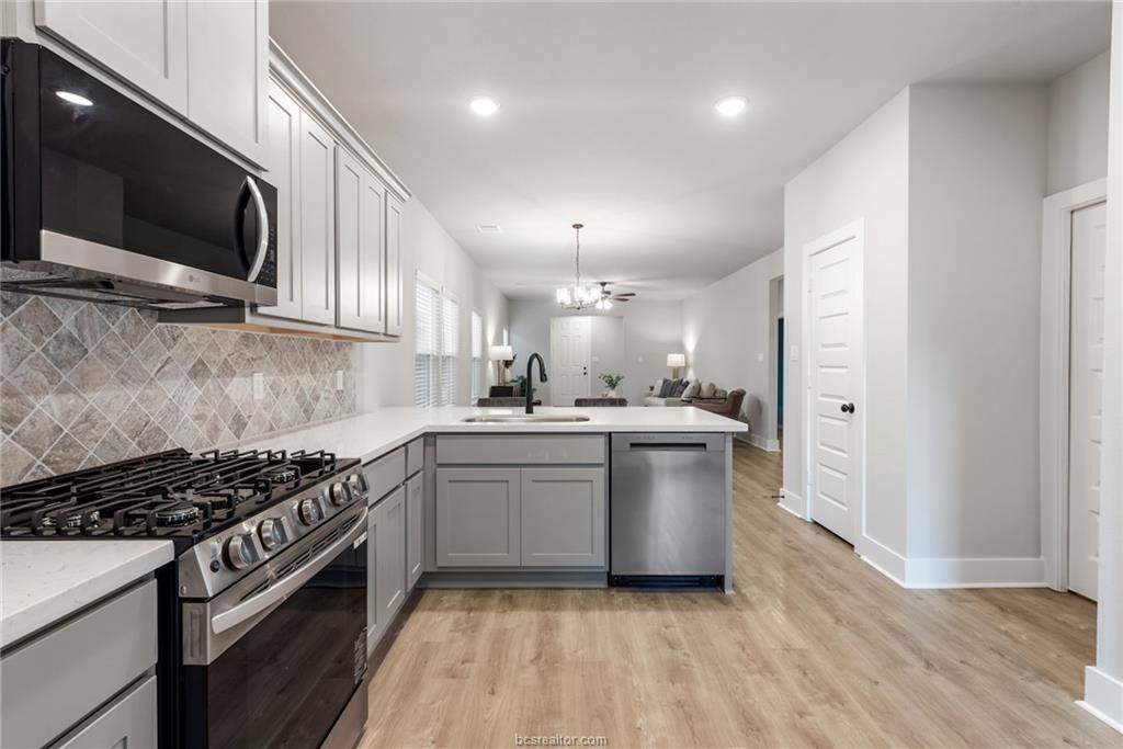 909 Fork Court, College Station, TX 77845