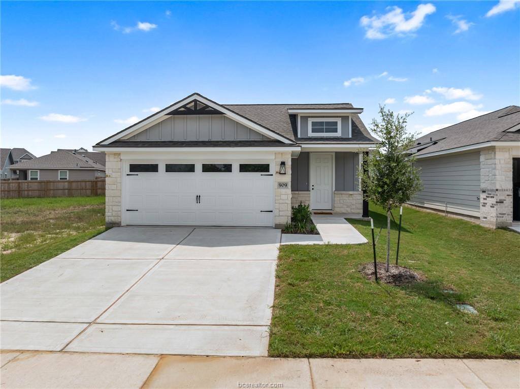 909 Fork Court, College Station, TX 77845