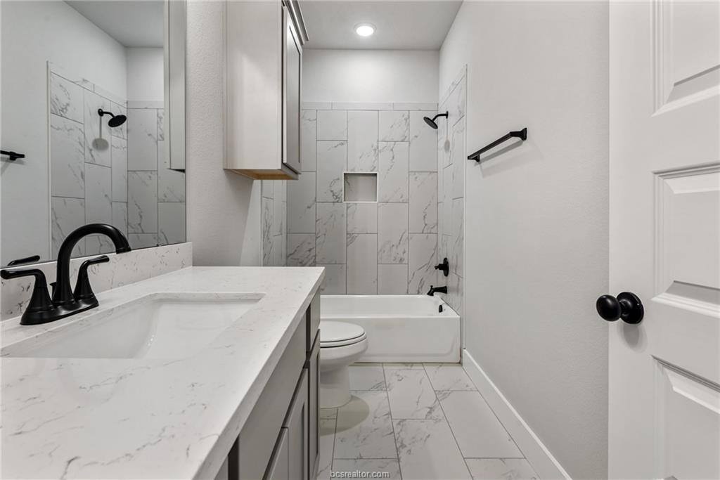 909 Fork Court, College Station, TX 77845