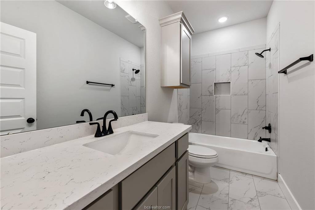 909 Fork Court, College Station, TX 77845