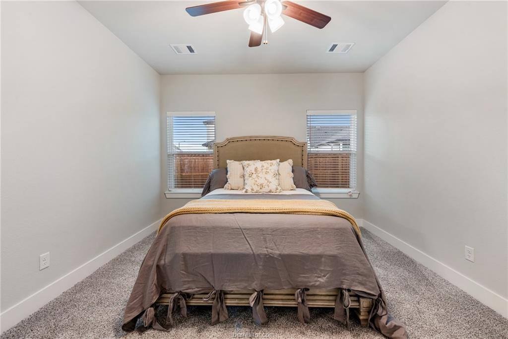 909 Fork Court, College Station, TX 77845