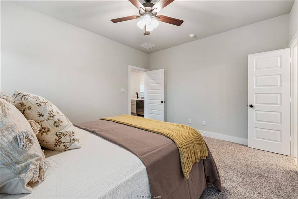 909 Fork Court, College Station, TX 77845