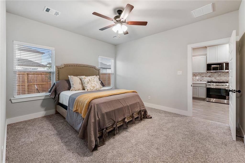 909 Fork Court, College Station, TX 77845