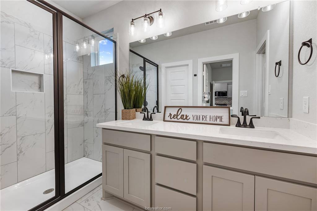 909 Fork Court, College Station, TX 77845