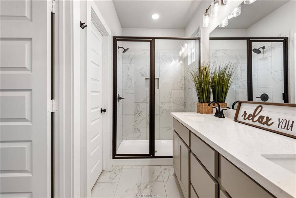 909 Fork Court, College Station, TX 77845