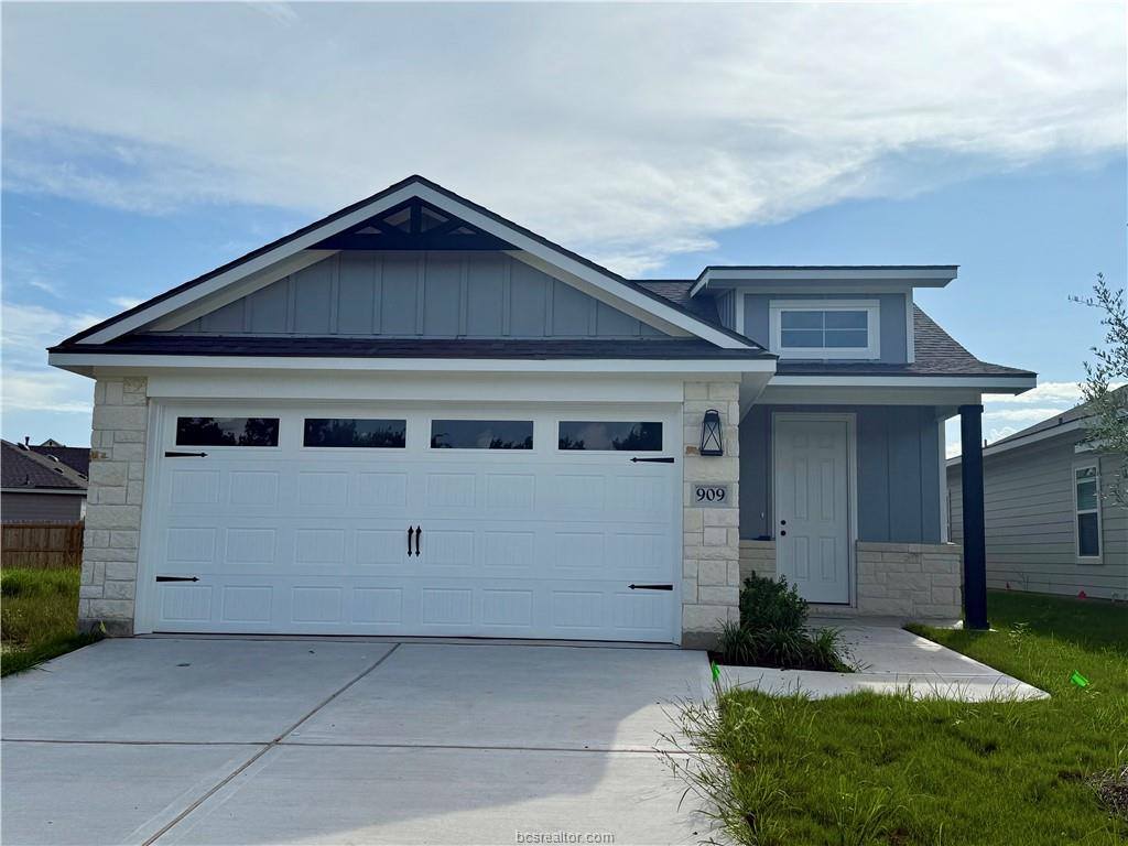 909 Fork Court, College Station, TX 77845