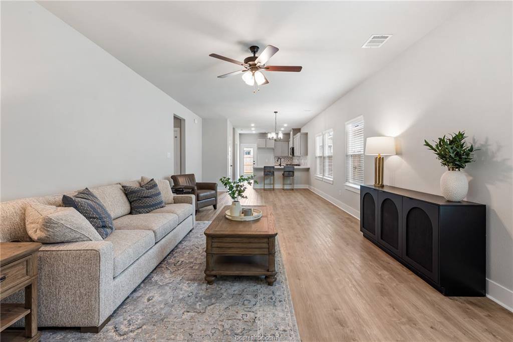 909 Fork Court, College Station, TX 77845