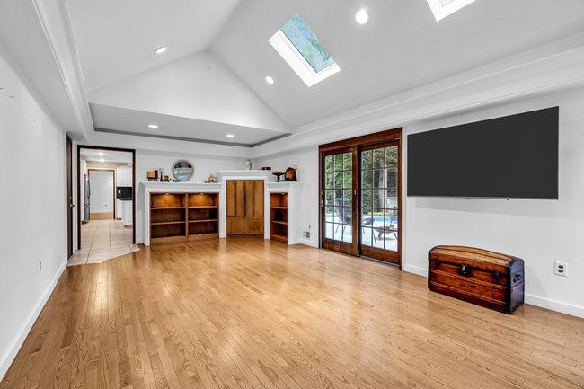 381 Buchanan Blvd, Red Bank, NJ 07701