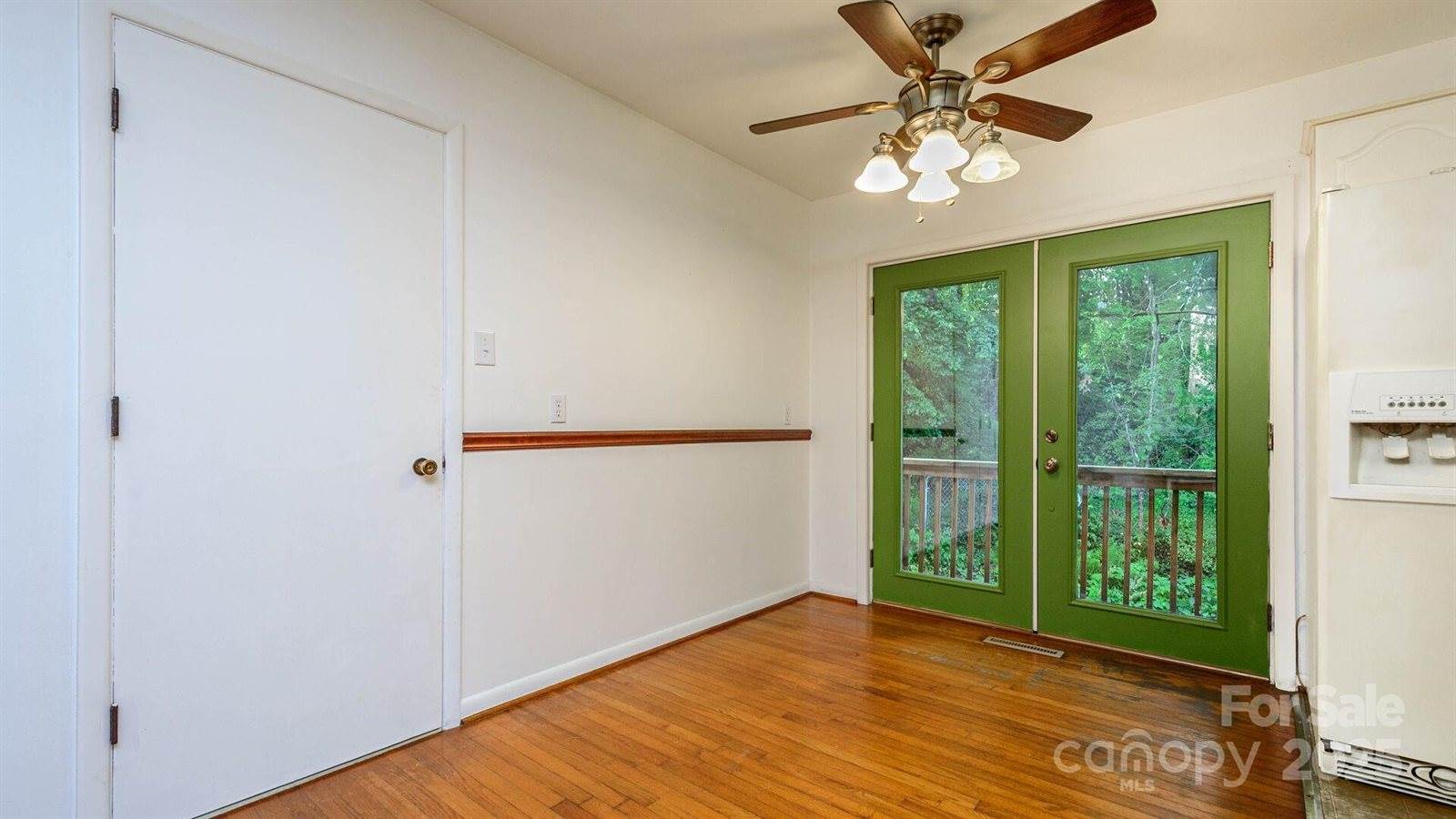 51 Bell Road, Asheville, NC 28805