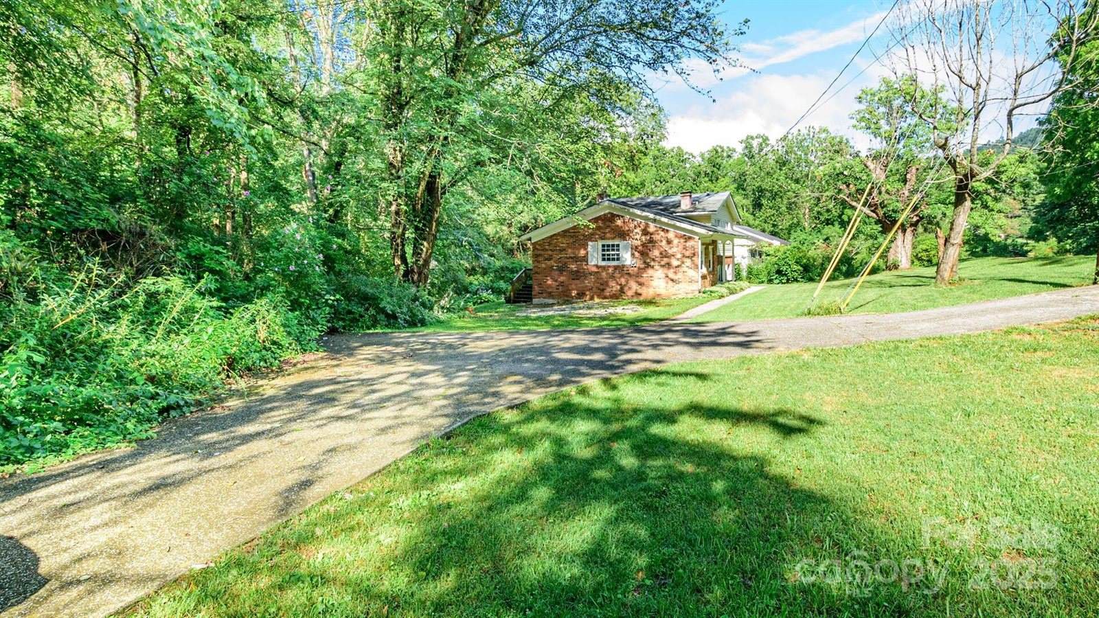 51 Bell Road, Asheville, NC 28805