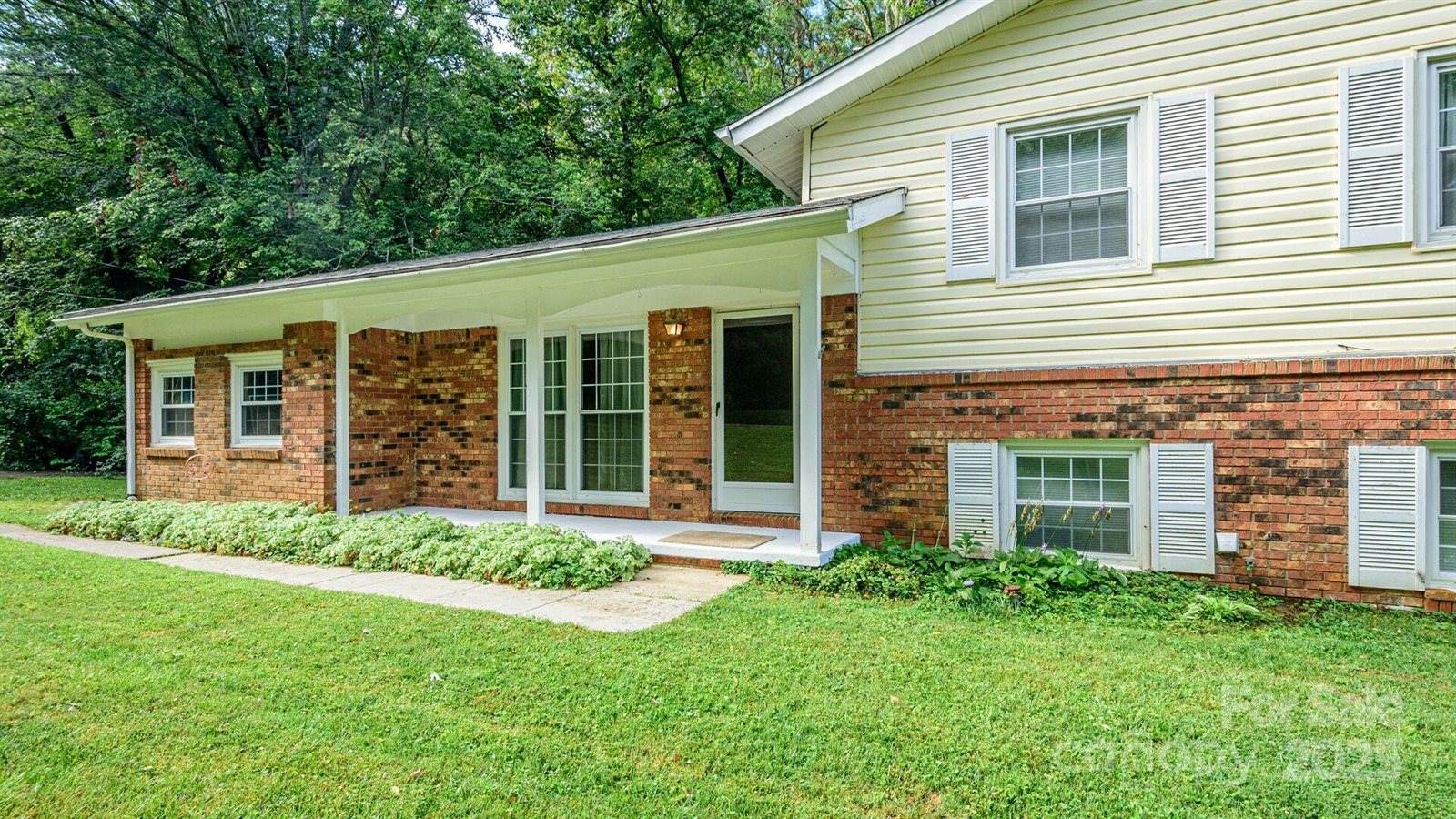 51 Bell Road, Asheville, NC 28805