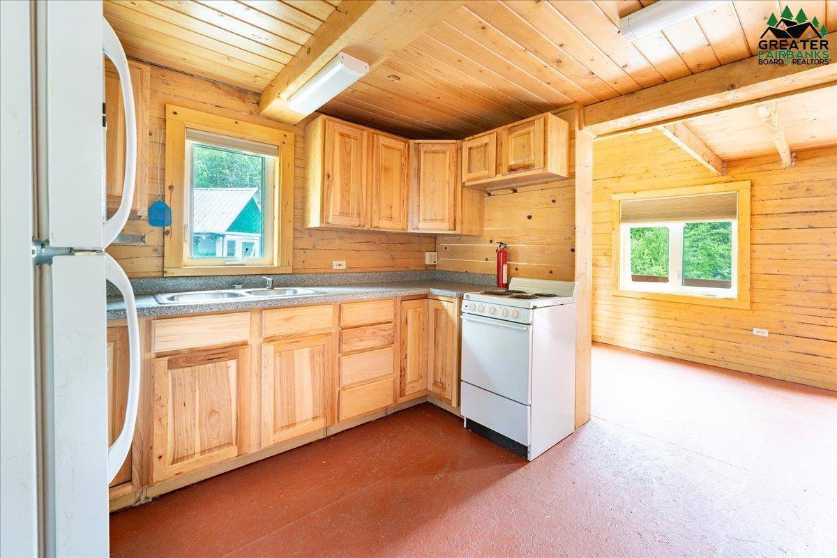 1403 Ballaine Road, Fairbanks, AK 99709