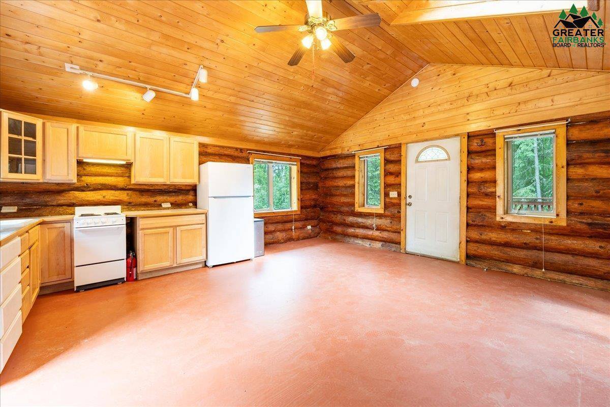 1403 Ballaine Road, Fairbanks, AK 99709