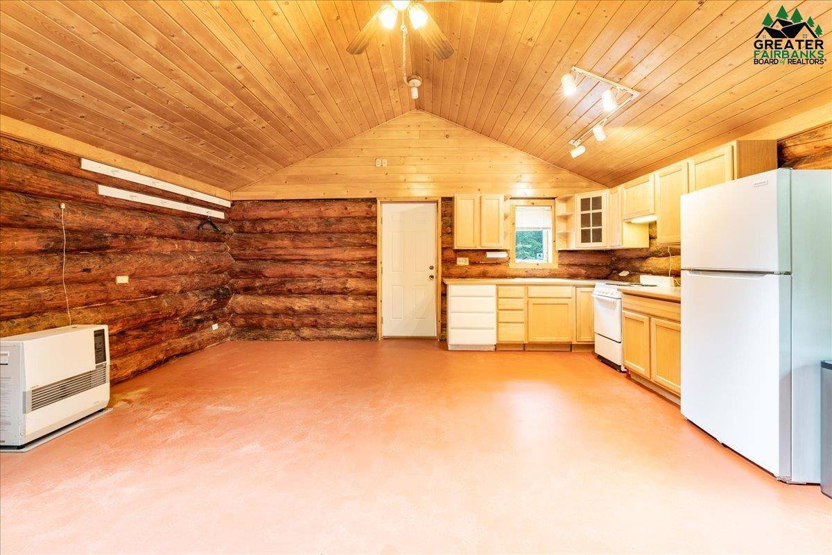 1403 Ballaine Road, Fairbanks, AK 99709