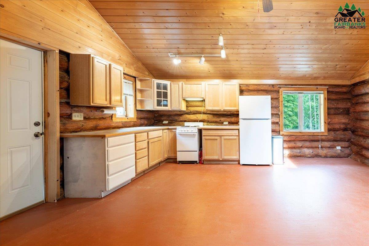 1403 Ballaine Road, Fairbanks, AK 99709