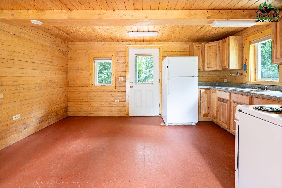 1403 Ballaine Road, Fairbanks, AK 99709