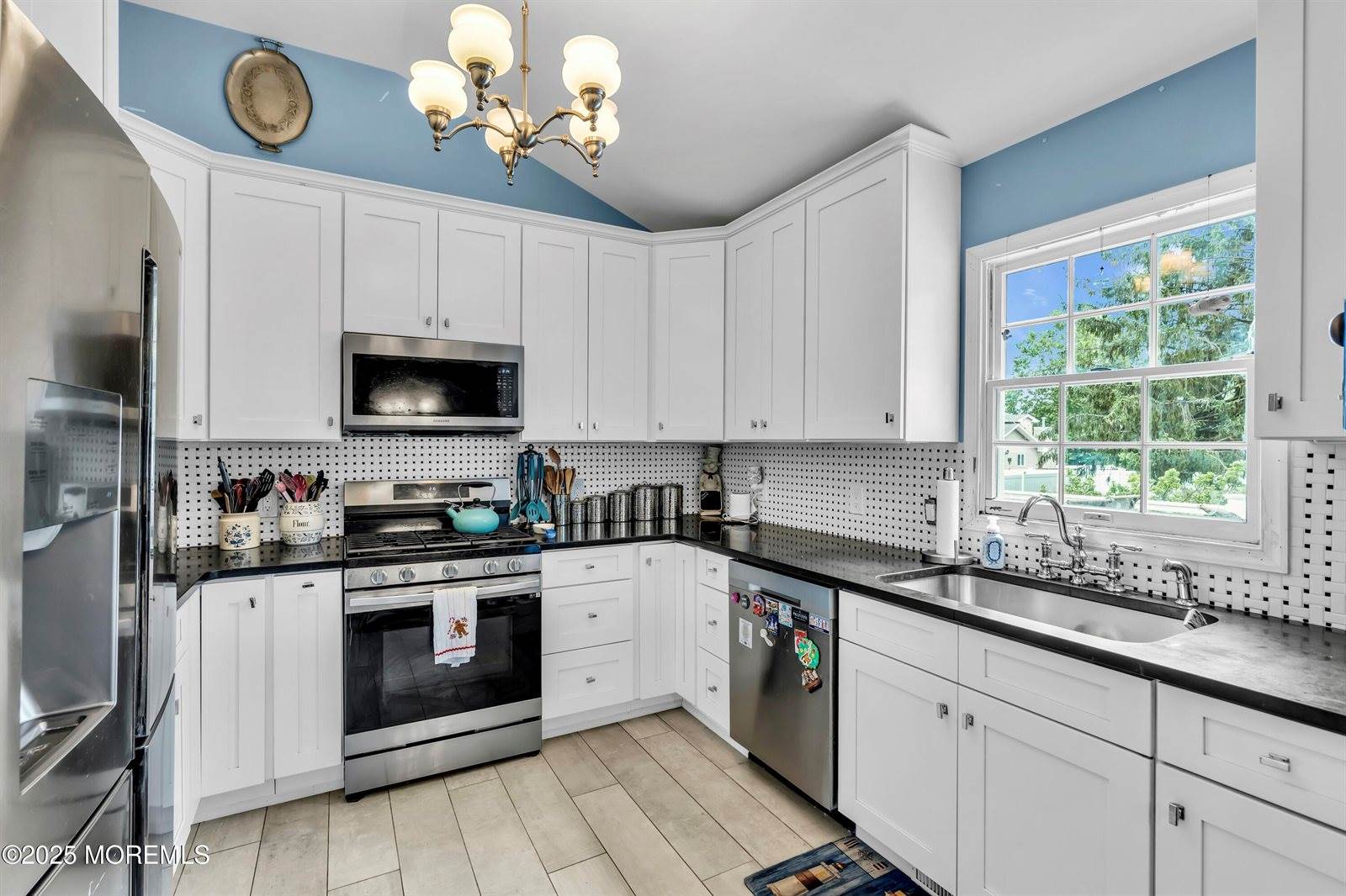 7 Southport Drive, Howell, NJ 07731