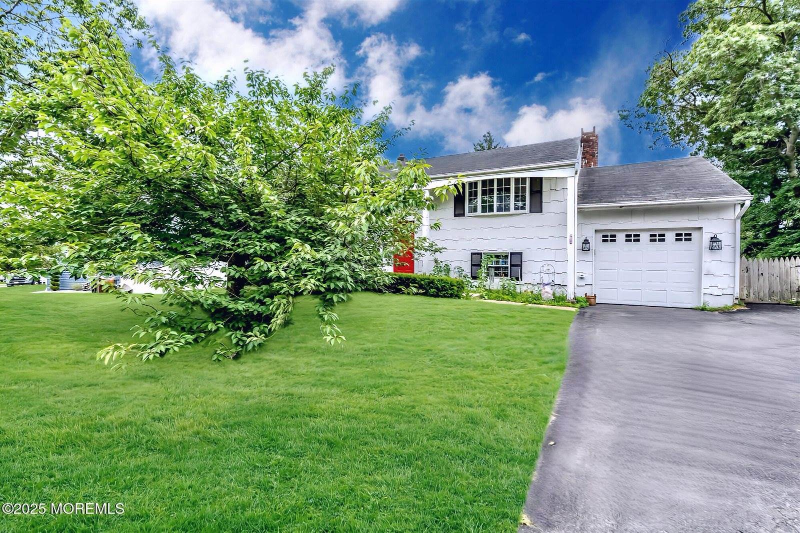 7 Southport Drive, Howell, NJ 07731