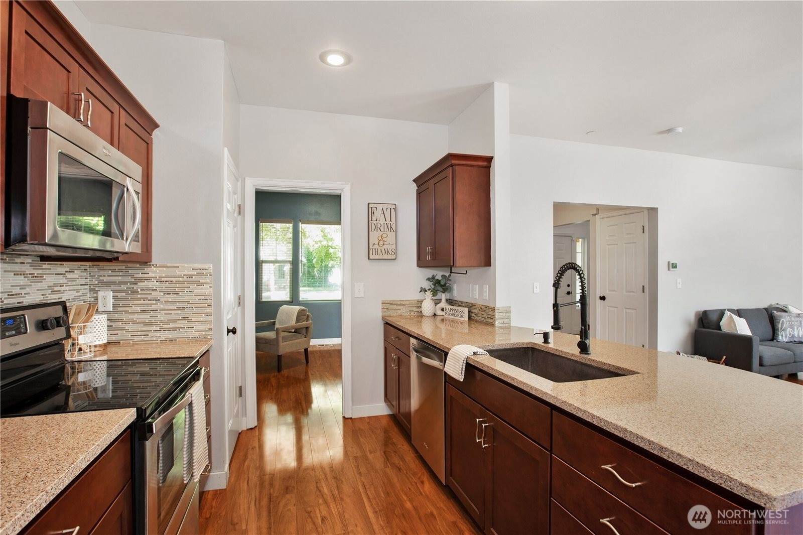 2025 Palisade Blvd, Dupont, WA 98327