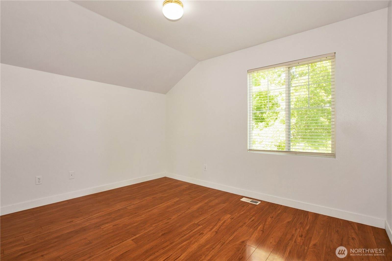 2025 Palisade Blvd, Dupont, WA 98327