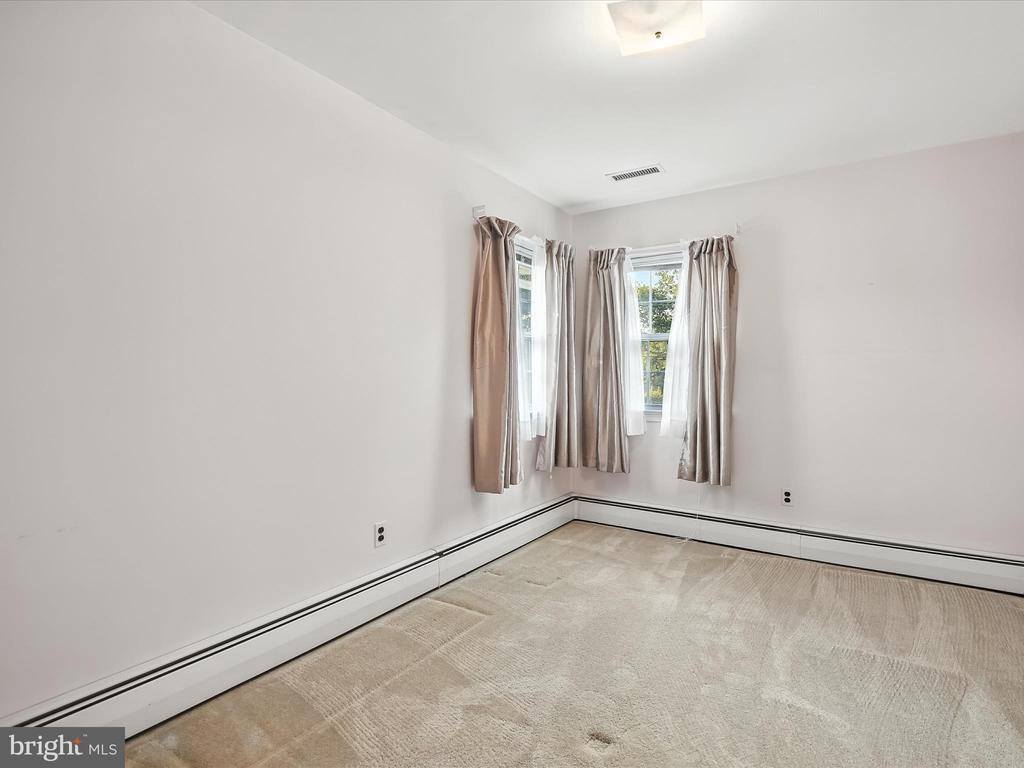 8917 Virginia Avenue, Manassas, VA 20110