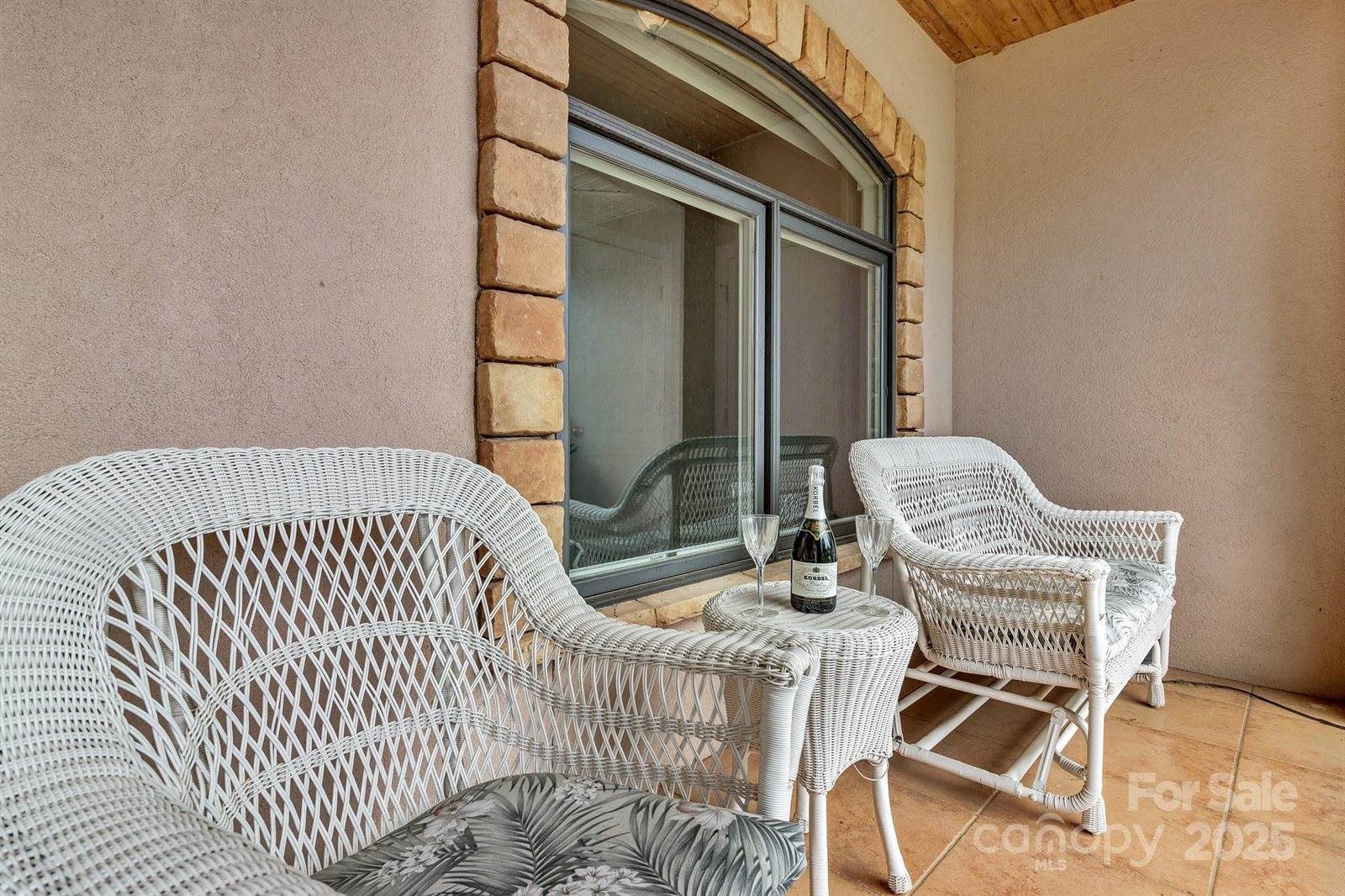 44 Pacifico Drive, Asheville, NC 28806