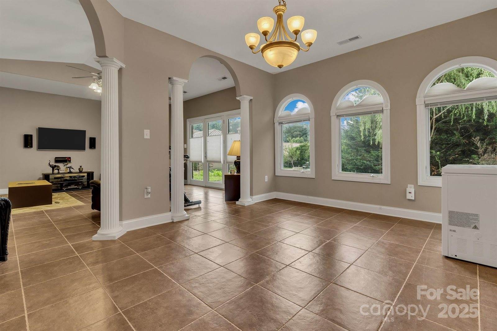 44 Pacifico Drive, Asheville, NC 28806