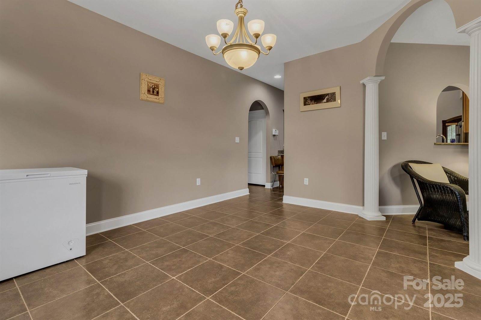 44 Pacifico Drive, Asheville, NC 28806