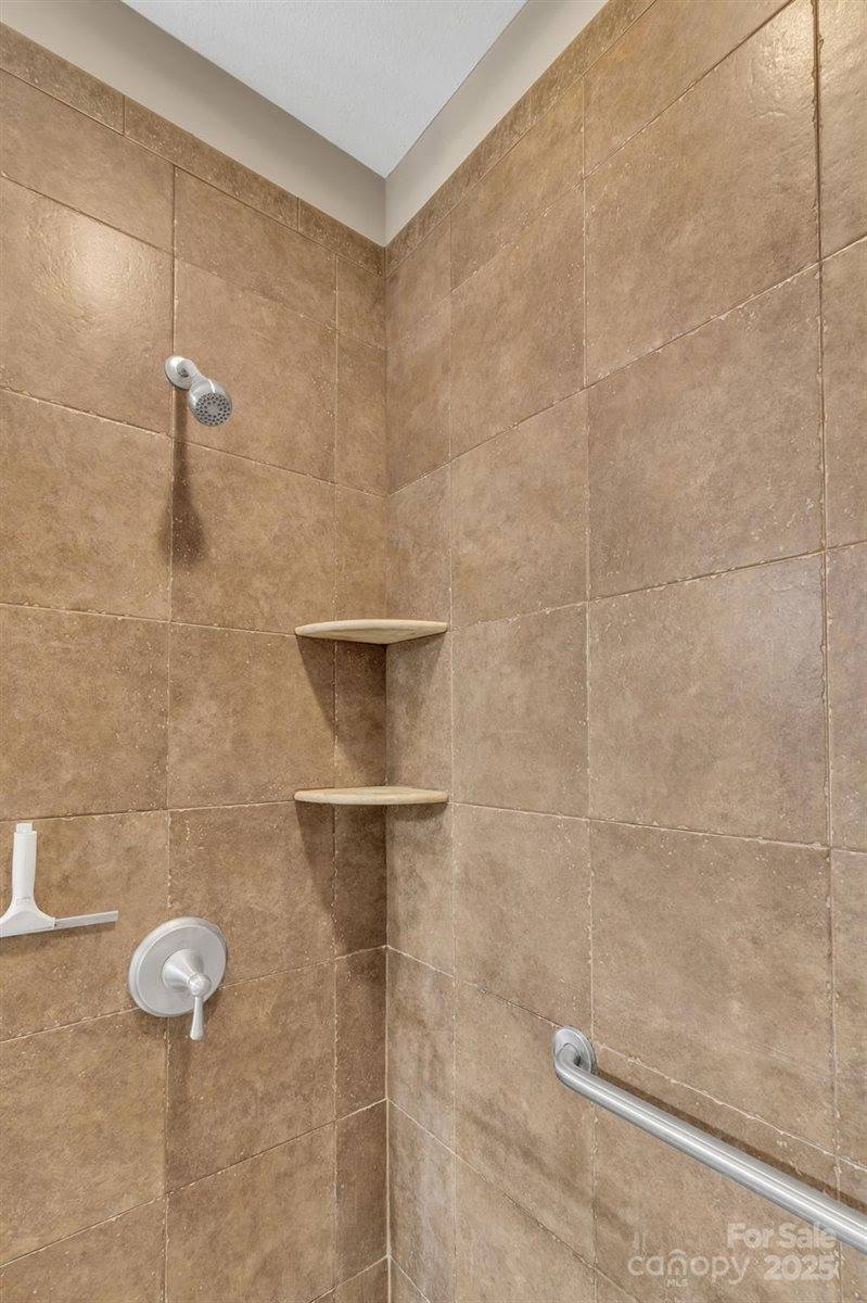 44 Pacifico Drive, Asheville, NC 28806