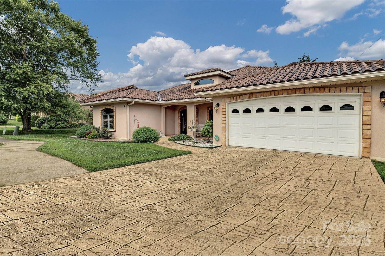 44 Pacifico Drive, Asheville, NC 28806