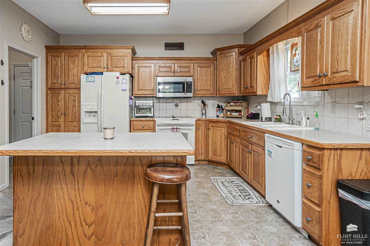 3033 Irene Circle, Manhattan, KS 66502