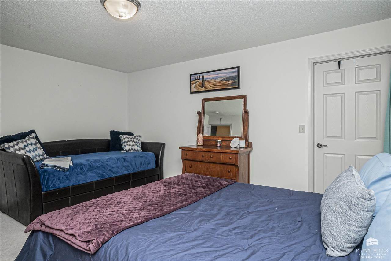 3033 Irene Circle, Manhattan, KS 66502