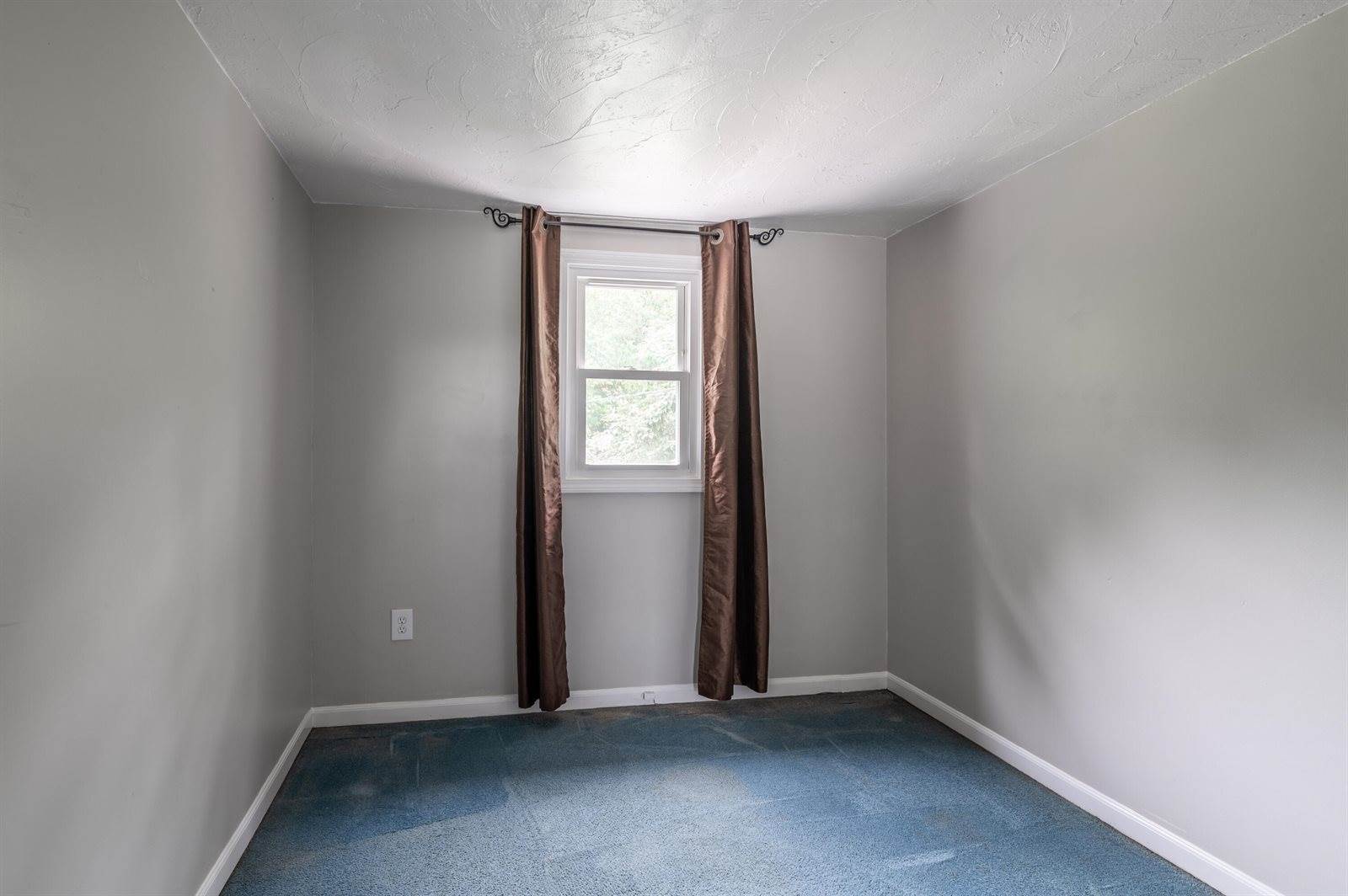 230 West Old Main Road, Lowell, ME 04493