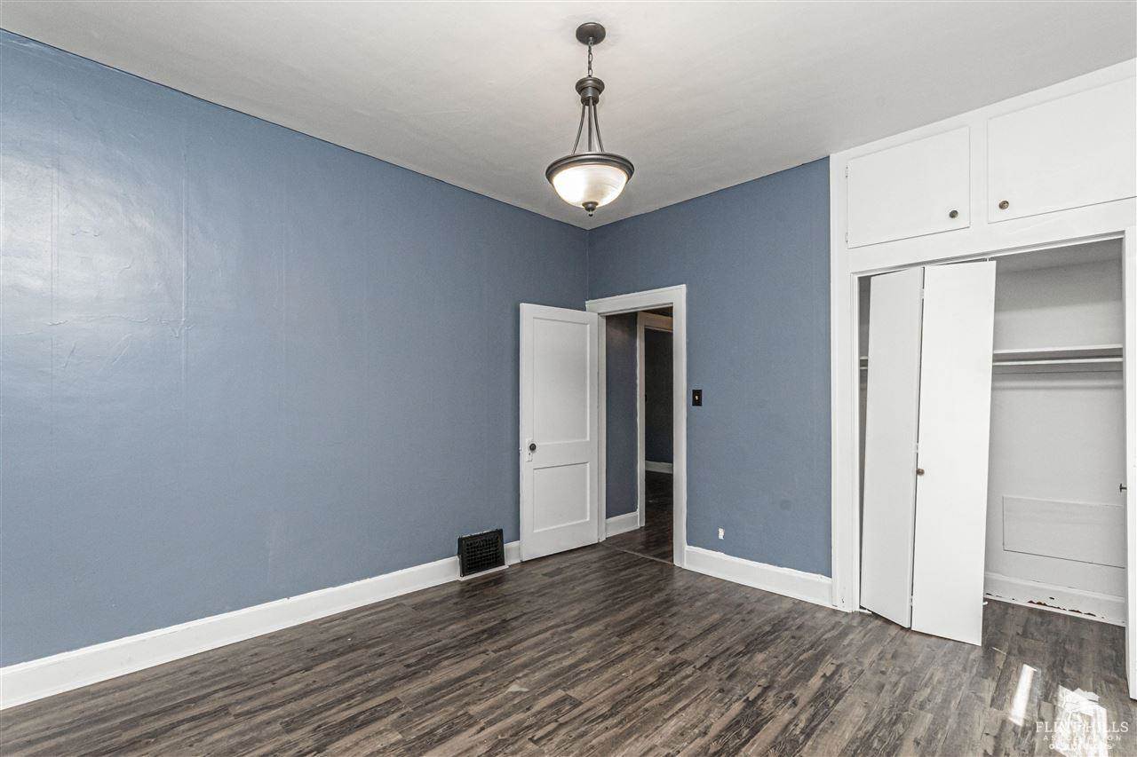 317 NE 9th Street, Abilene, KS 67410