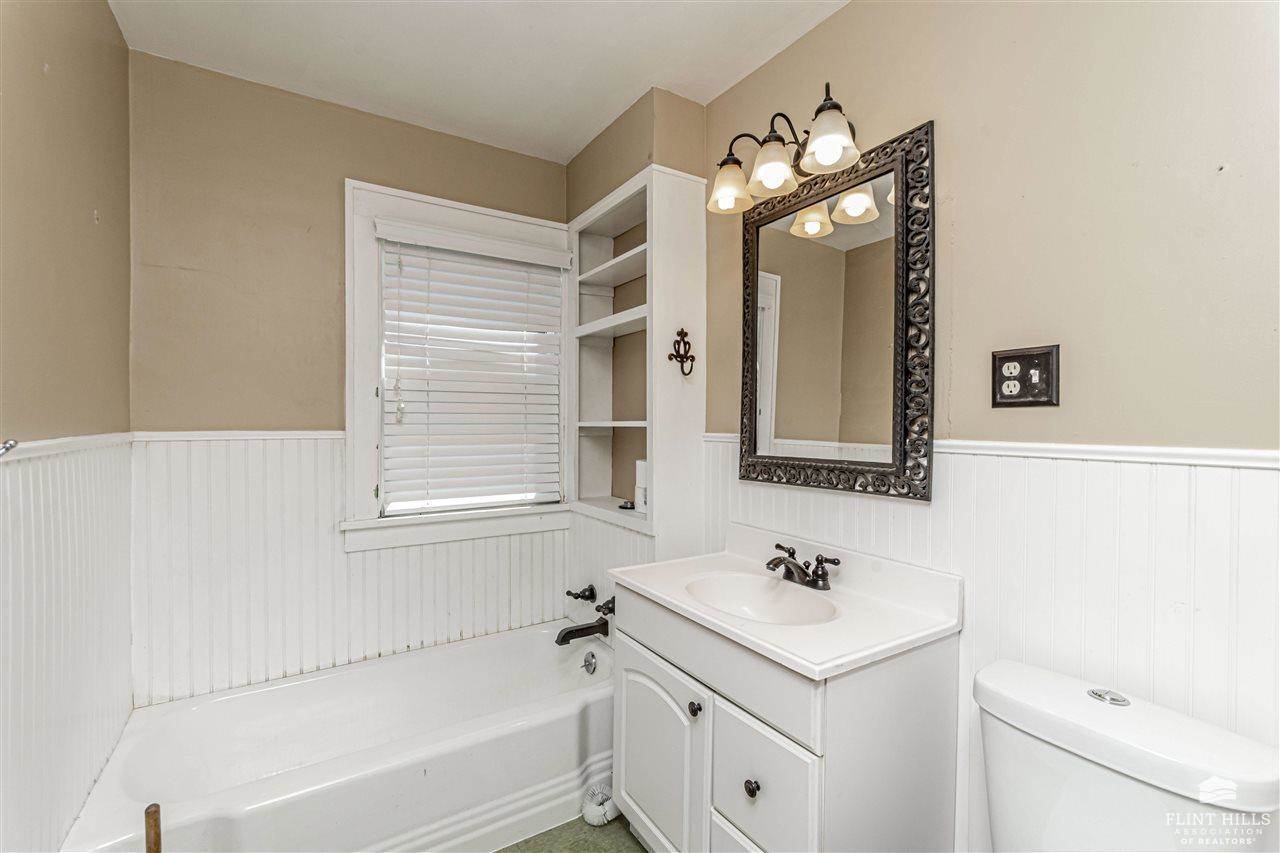 317 NE 9th Street, Abilene, KS 67410