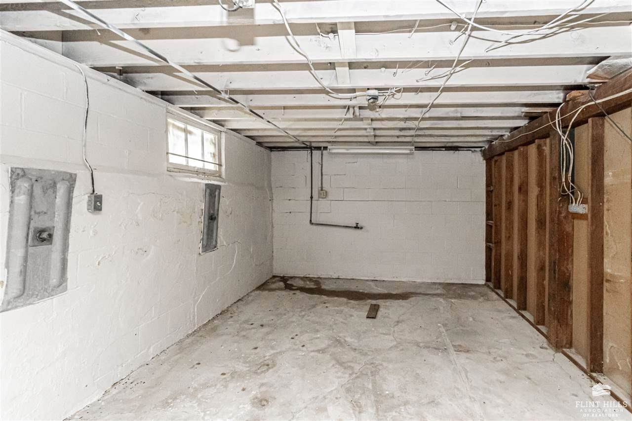 317 NE 9th Street, Abilene, KS 67410