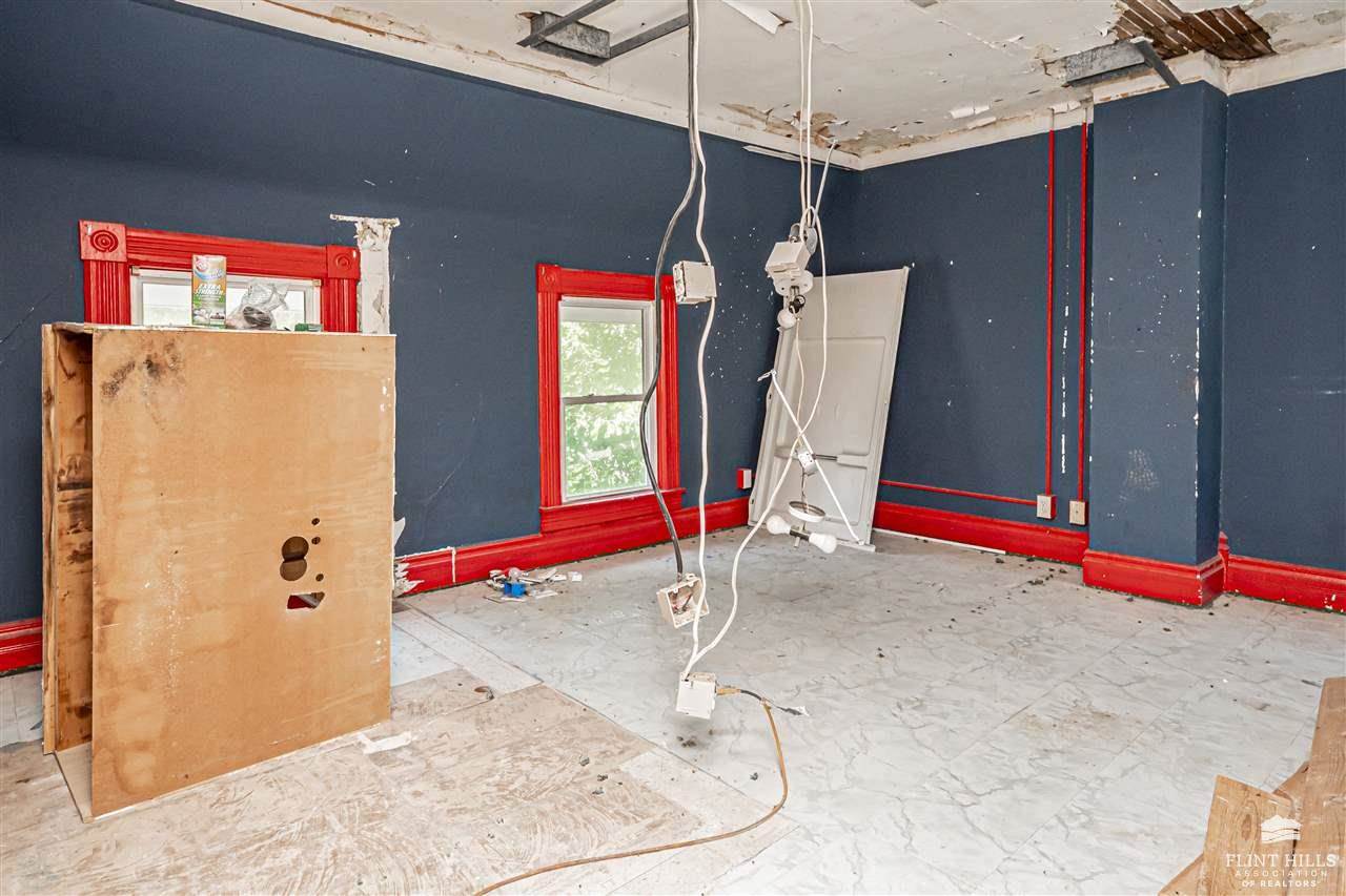 124 West Chestnut Street, Junction City, KS 66441