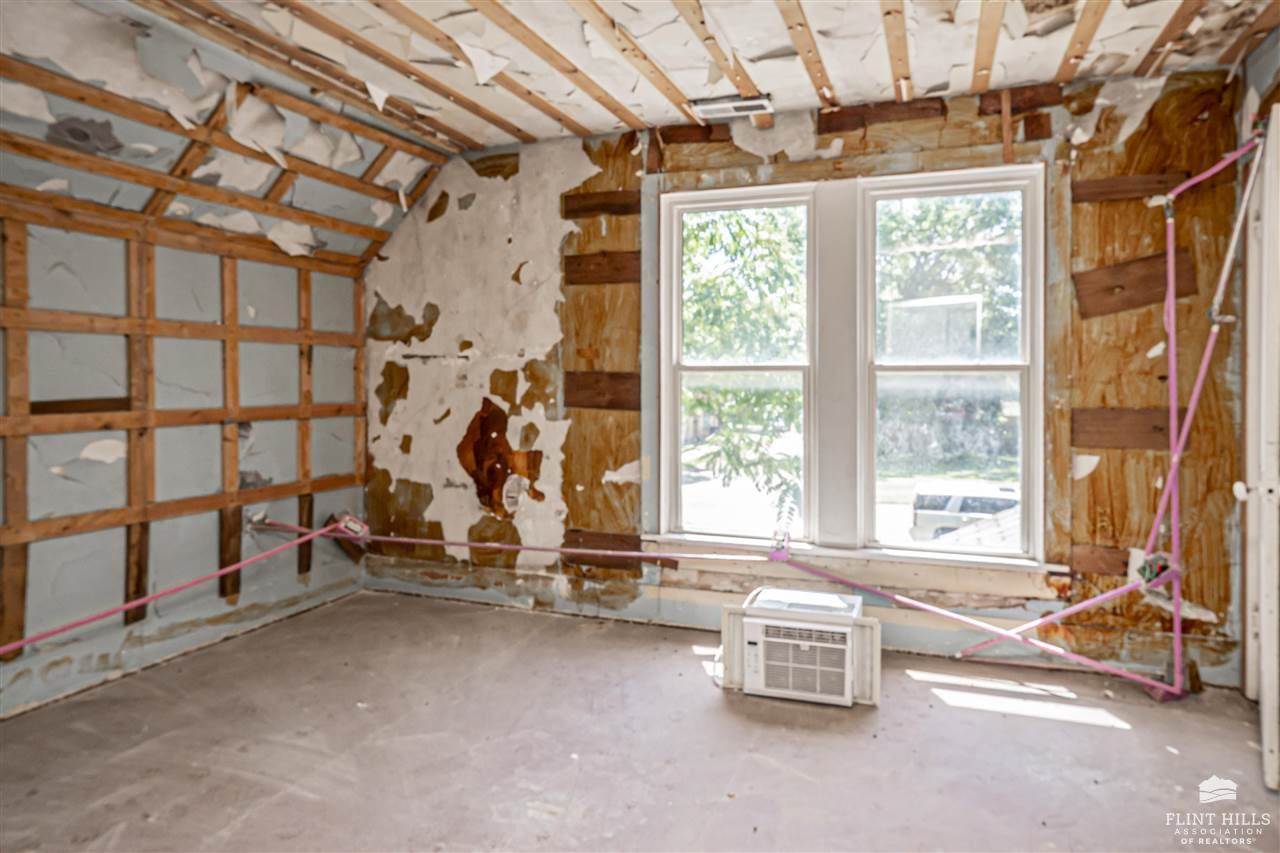 124 West Chestnut Street, Junction City, KS 66441