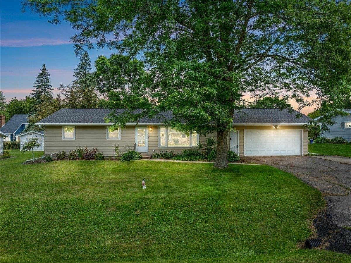 1111 W Blodgett Street, Marshfield, WI 54449