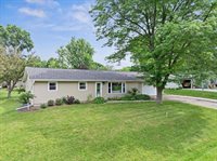 1111 W Blodgett Street, Marshfield, WI 54449