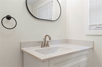 710 High Street, West Gardiner, ME 04345