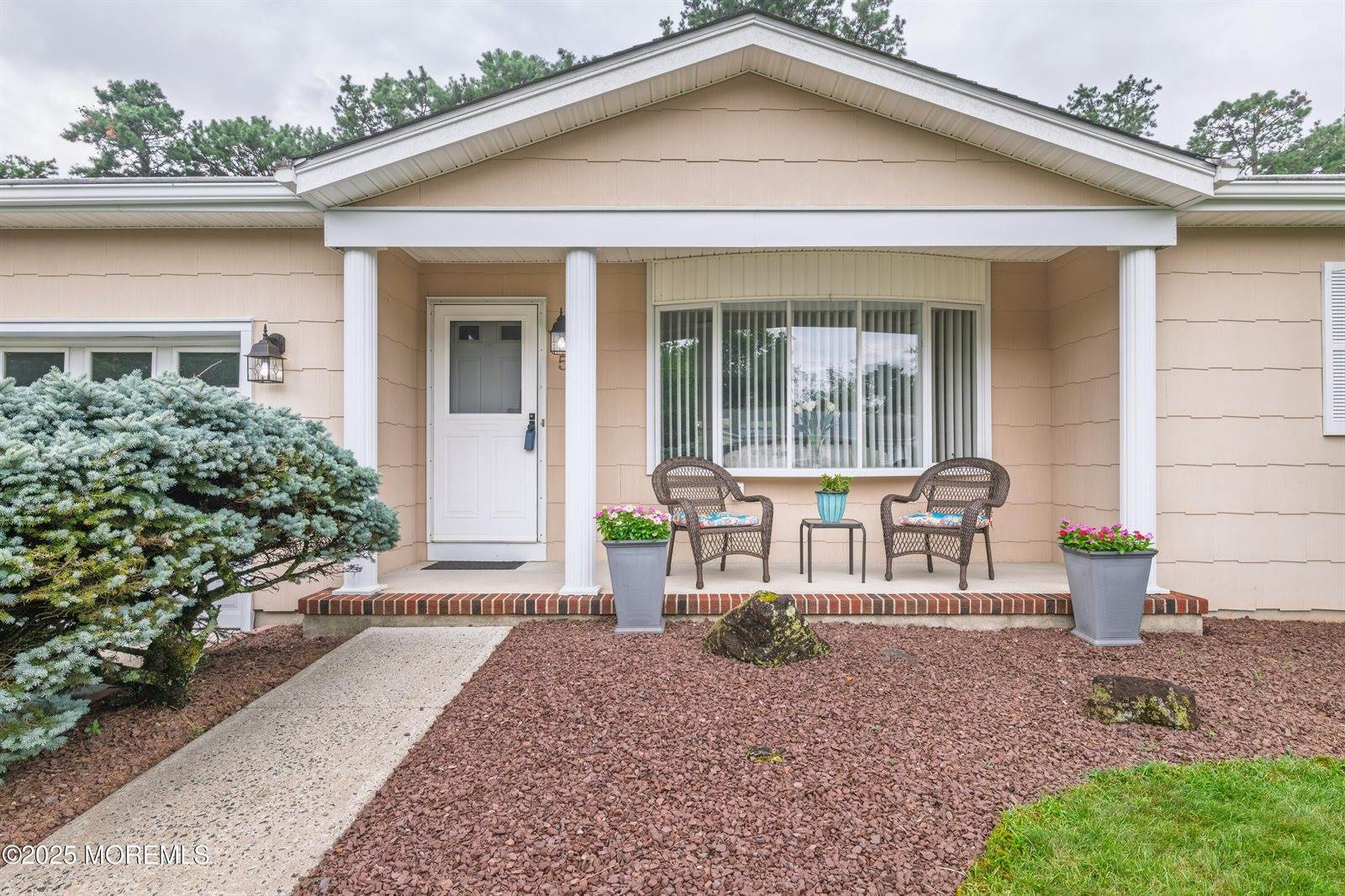 5 Bennington Drive, Toms River, NJ 08757