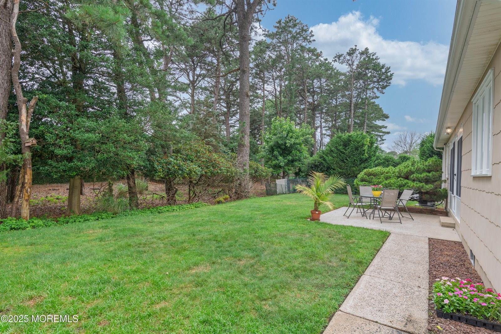 5 Bennington Drive, Toms River, NJ 08757