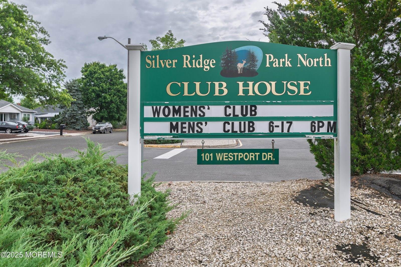 5 Bennington Drive, Toms River, NJ 08757