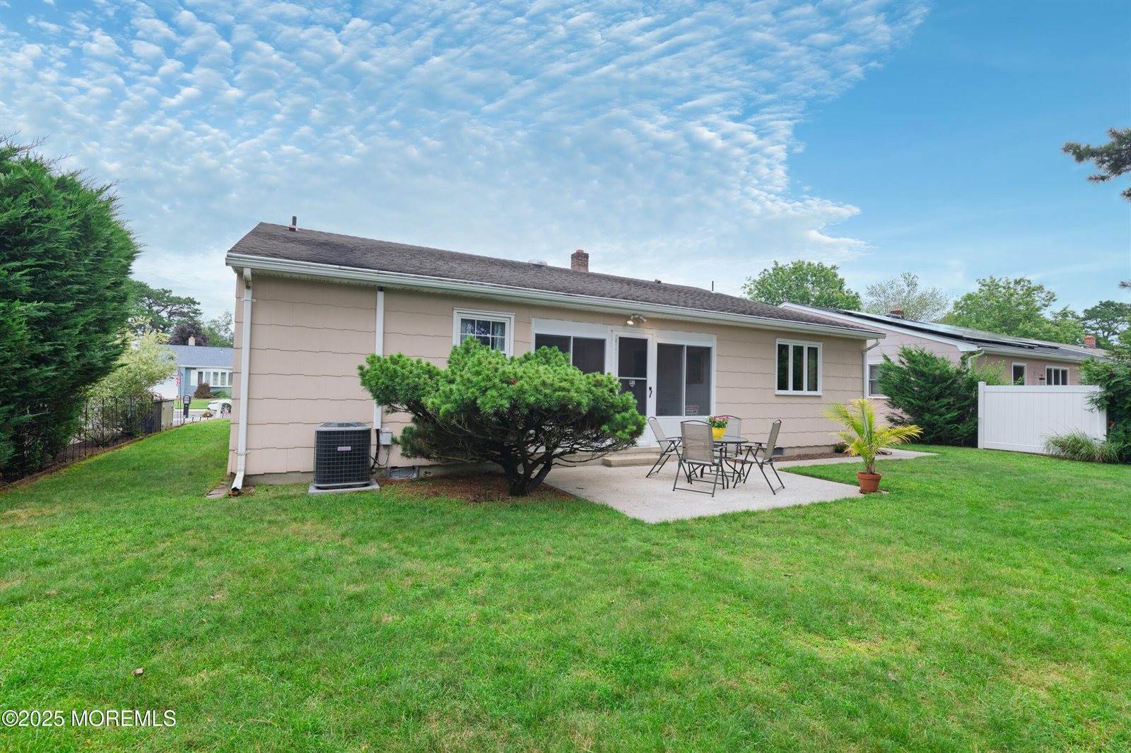 5 Bennington Drive, Toms River, NJ 08757