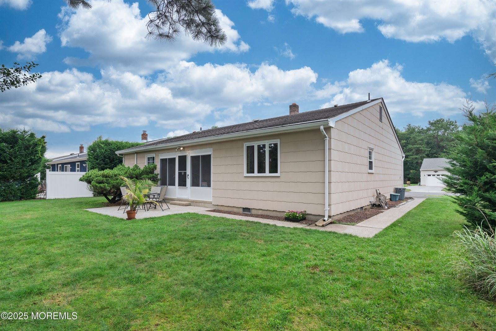 5 Bennington Drive, Toms River, NJ 08757