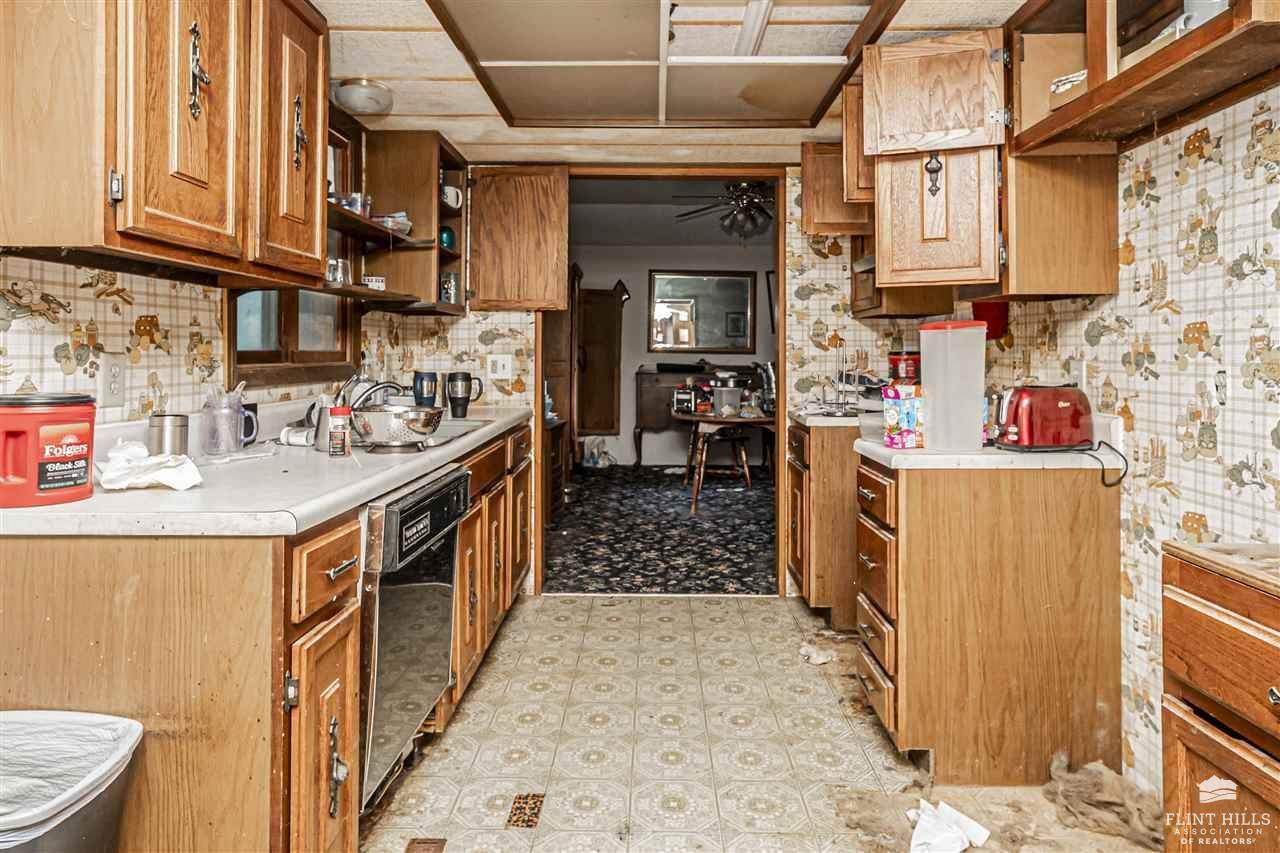 224 South Bluff Street, Enterprise, KS 67410